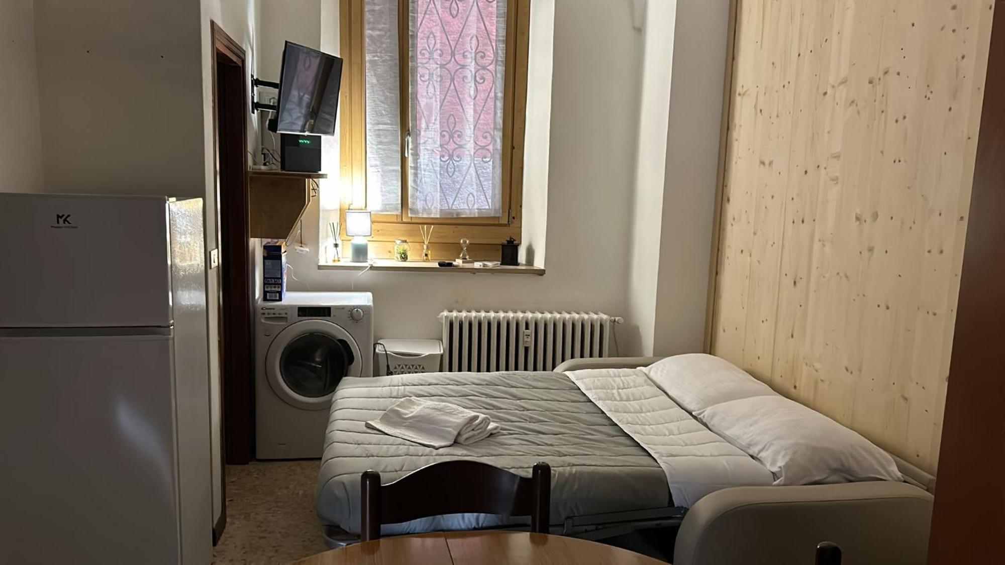 Flat In City Centre Tirano - 10 Minutes From Train Station Exterior photo